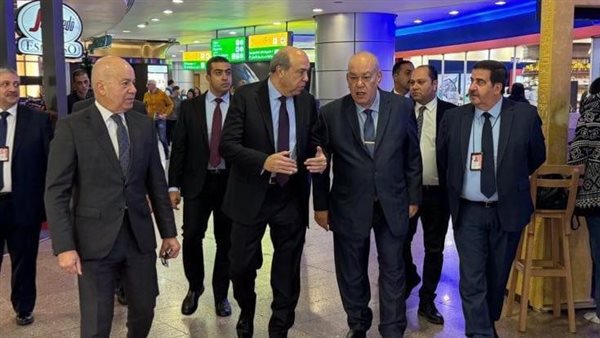 وزير الطيران المدني