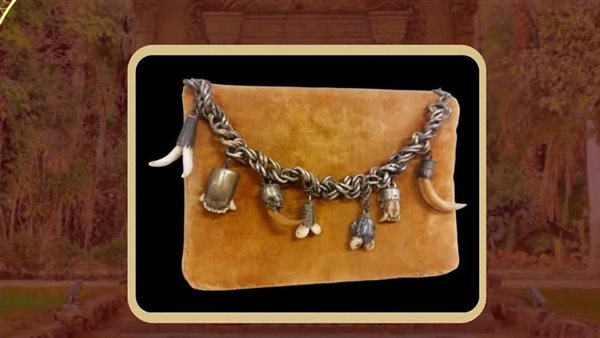 عقد معدن بحليات من