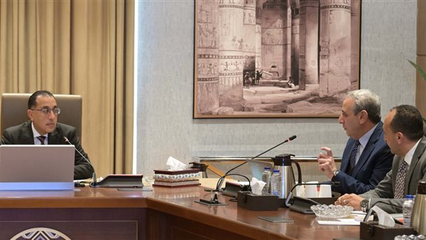 رئيس الوزراء ومحافظ