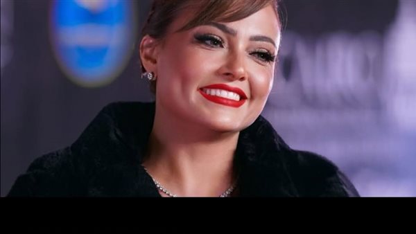 الفنانة بشرى