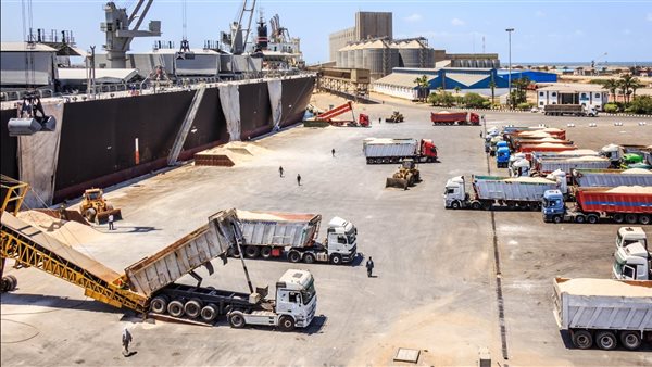 ميناء دمياط