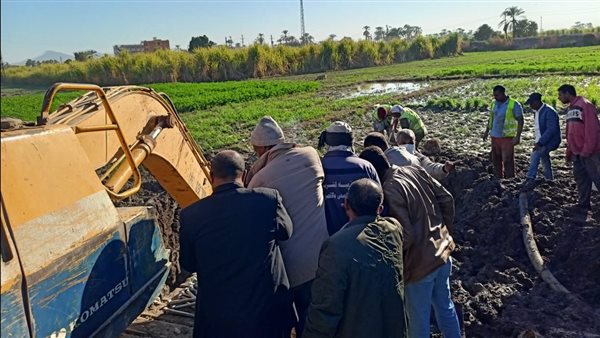إصلاح خط المياه بالأقصر