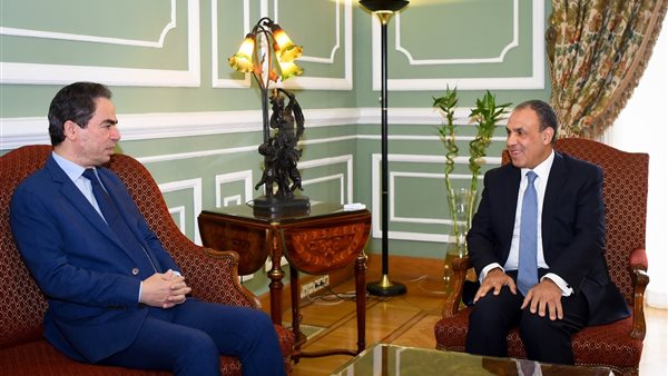 وزير الخارجية يستقبل