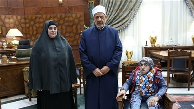 الحاجة زينب الشربيني عن لقائها بالإمام الطيب: مبسوطة بتلبية الشيخ رغبتي| بث مباشر