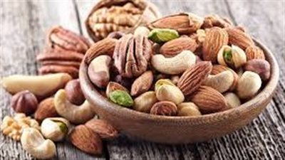 يخفض خطر الإصابة بالسكري.. تعرف على الفوائد المرتبطة بتناول المكسرات