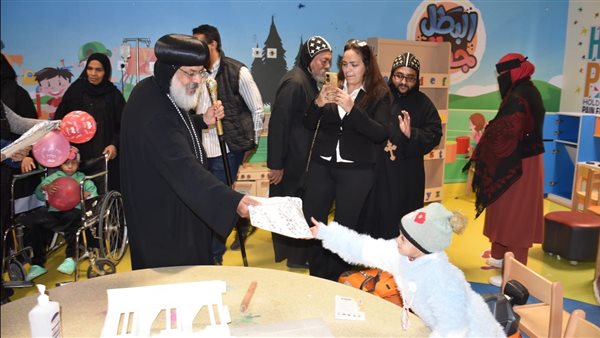 وفد كنسي يزور مستشفى