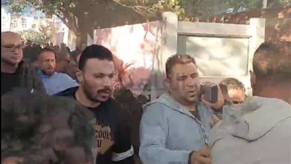 تشييع جثمان والدة