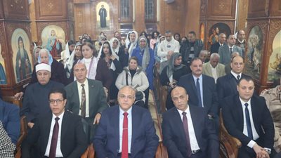 محافظ القليوبية يشهد قداس عيد الميلاد المجيد بكنيسة السيدة العذراء ببنها| صور