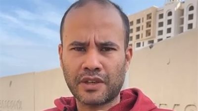 عاوز أخفف معاناتهم.. سائق تاكسي بالإسكندرية يخصص سيارته لنقل المرضى للمستشفيات بالمجان | بث مباشر