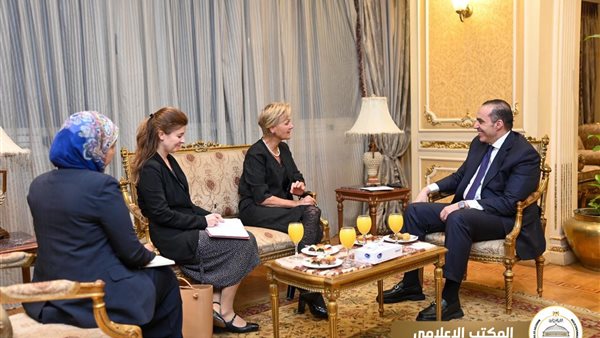 وزير الشئون النيابية