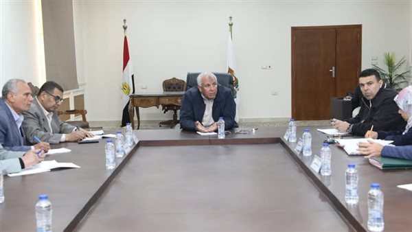 جانب من لقاء محافظ