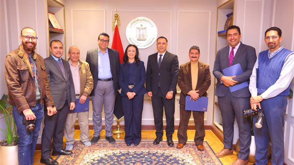 وزيرة التضامن وفريقها