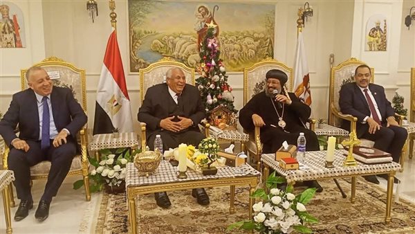 جانب من لقاء محافظ