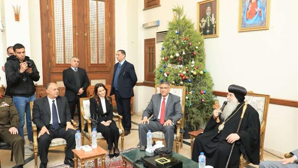 جانب من زيارة محافظ