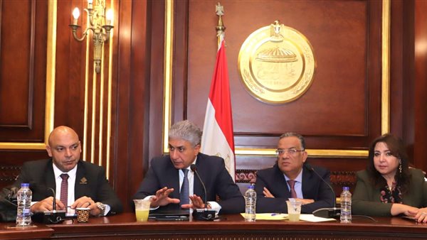 وزير السياحة والأثار