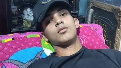 طالب يروي تفاصيل التعدي عليه وزملائه بمول شهير بالقطامية في ليلة رأس السنة: أصابونا بأسلحة بيضاء بهدف السرقة | بث مباشر