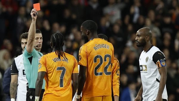 طرد فينيسيوس جونيور