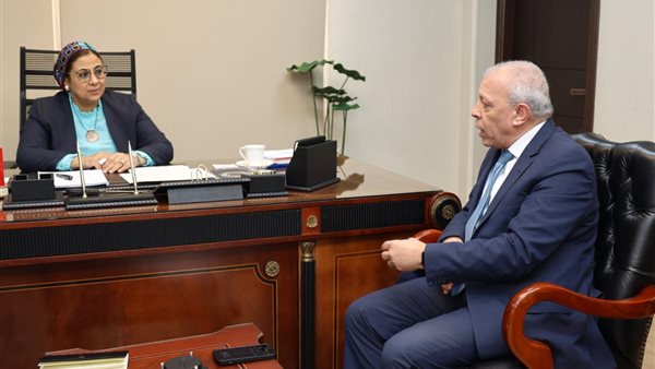 أمل عمار تجتمع برئيس