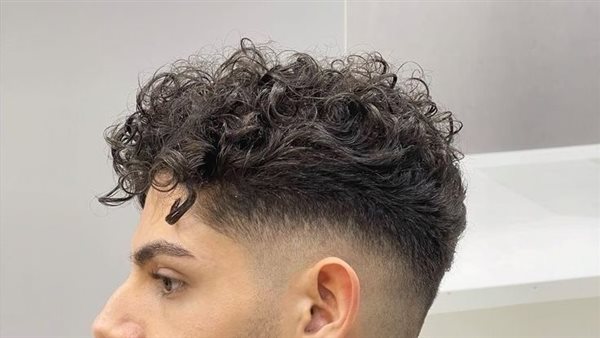  قصات شعر كيرلي قصير