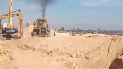 لليوم الخامس.. استمرار عمليات البحث عن عامل انهارت عليه بئر بقنا| بث مباشر 