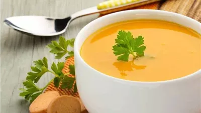 طريقة عمل شوربة العدس الأصفر.. في خطوات سهلة وسريعة