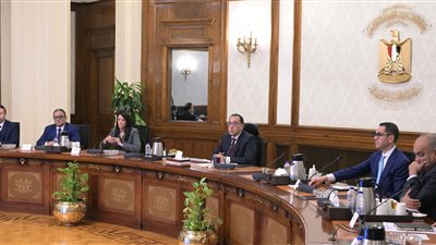 رئيس الوزراء يترأس الاجتماع الثاني للجنة الوزارية لإدارة الدين الخارجي وتنظيم الاقتراض