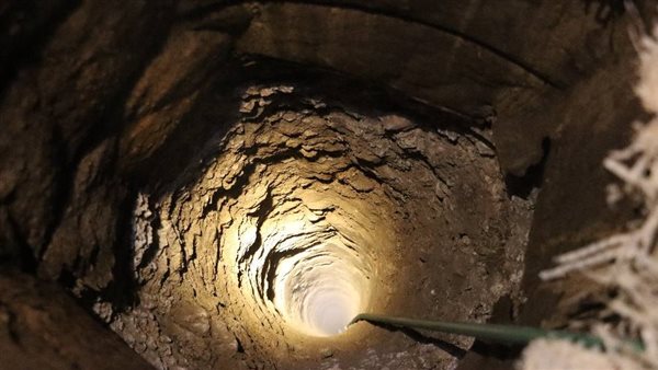 سقوط طفل في بئر عمقها