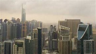 طقس الإمارات.. غبار وانخفاض تدريجي في درجات الحرارة مع تدني الرؤية