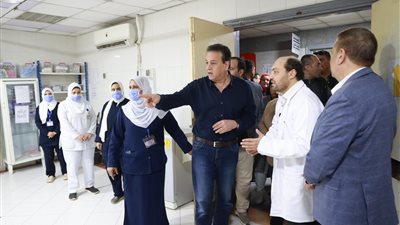 وزير الصحة يوجه بتطوير تجهيزات غرف الإنعاش بمستشفى جراحة اليوم بأشمون