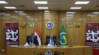 للحفاظ على المال العام.. تكثيف الحملات لإزالة الإعلانات المخالفة وتنظيم التراخيص بالمنيا