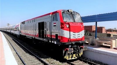 كانوا بيهزورا.. مصرع طالبين أسفل عجلات قطار بالمنيا | بث مباشر