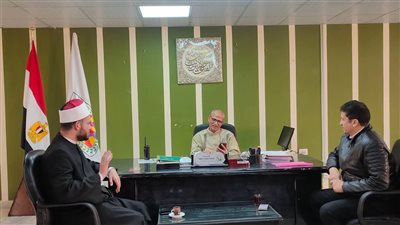 بيت الزكاة والصدقات يوزع البطاطين والملابس والمواد الغذائية برأس سدر| صور 