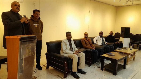 جانب من الندوة 