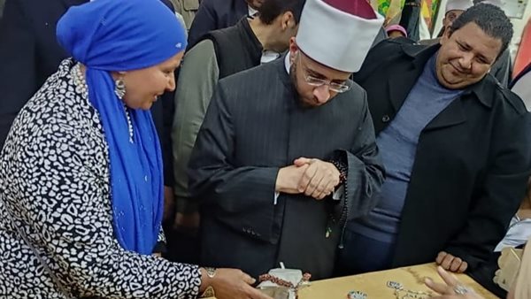 وزير الأوقاف يشهد