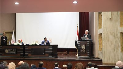 وزير التعليم العالي: الجامعات المصرية تستحق الوصول للمزيد من التحسين لمراكزها داخل مختلف التصنيفات