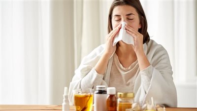 هل جربت البصل بالعسل؟.. مشروبات دافئة لعلاج الزكام أثبتت فاعليتها