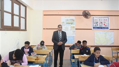 الالتزام بالتصحيح بشكل يومي.. توجيهات من تعليم الجيزة بشأن امتحانات منتصف العام