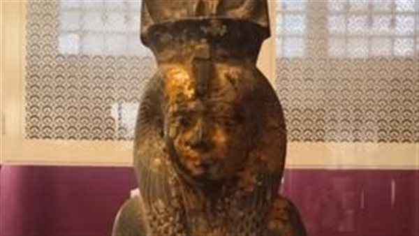 تمثال لـ شب إن وبت