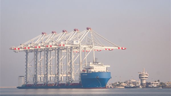 إحدى السفن بهيئة