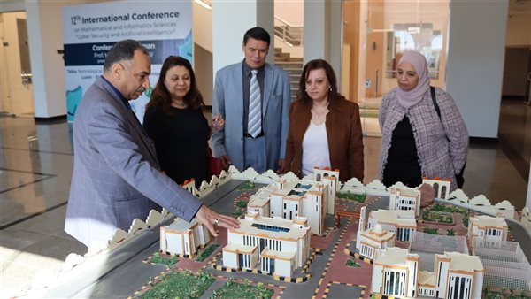 وفد الجامعة الأمريكية