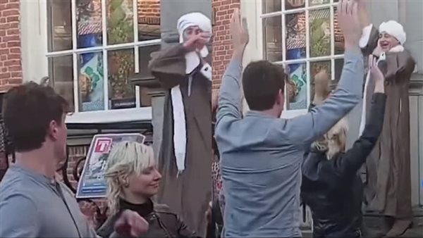 فيديو هولنديين يرقصون