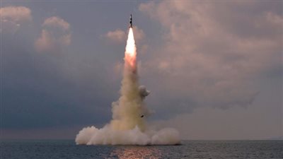 سبيس إكس تطلق 28 قمرًا صناعيًا جديدًا من ستارلينك.. وتحقق هبوطًا ناجحًا لصاروخها في البحر