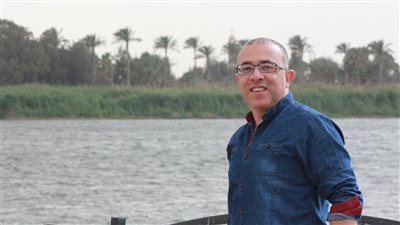 التهاب فيروسي وبكتيري في الرئتين.. السيناريست حاتم حافظ يتعرض لوعكة صحية