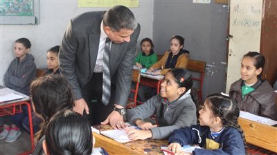 مدرسة بالجيزة تلزم أولياء الأمور بإقرار استلام الكتب وسداد المصروفات كاملة كشرط لاستمرار قيد الطالب.. والتعليم ترد