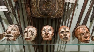 صنعها آكلو لحوم البشر.. قبيلة غينية ترفض إعادة جماجم من متحف هولندا خوفًا منها