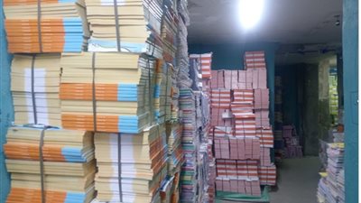 ضبط مالك مكتبة ومخزن بالقاهرة بحوزته 40 ألف نسخة كتاب دراسي بدون ترخيص
