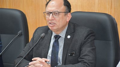 رئيس جامعة حلوان يعلن بدء تدريس الفنان سامح حسين مقررًا للطلاب قريبًا