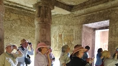 لاكتشاف كنوز الفراعنة.. المنيا تفتح أبوابها لاستقبال آلاف السياح من شتى دول العالم| صور