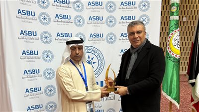 تكريم عمرو الليثي من رئيس هيئة إذاعة الفجيرة.. والإعلامي يوقع بروتوكول تعاون مع رئيس اتحاد الإذاعات الأسيوية