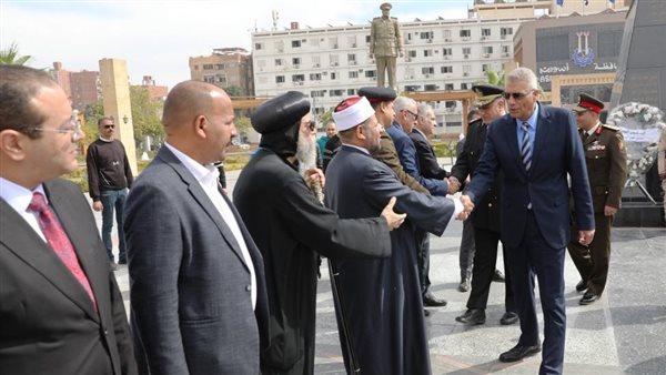 محافظ أسوان